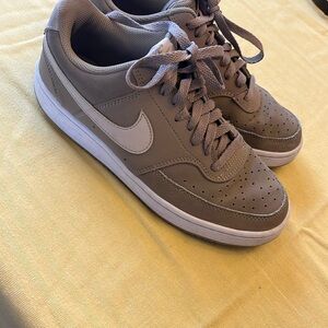 Nike kidsGray Sneakers size 7 US